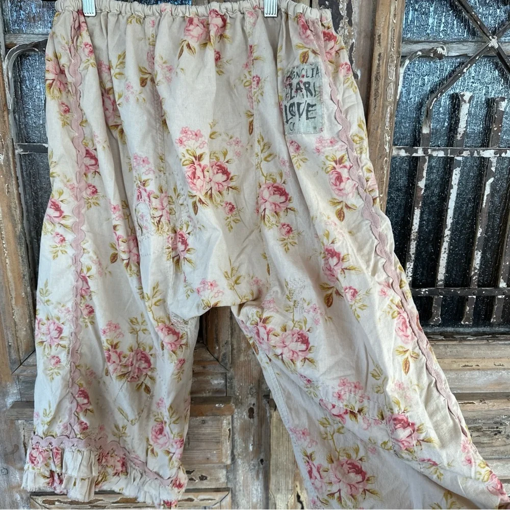 A-Dorable Magnolia Pearl Coralie Ric Rac Bloomers - Picture 2 of 7